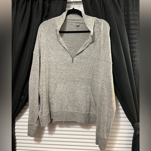 Gray Aerie Sweater! 🤍🤍 Quarter zip! - Picture 1 of 2